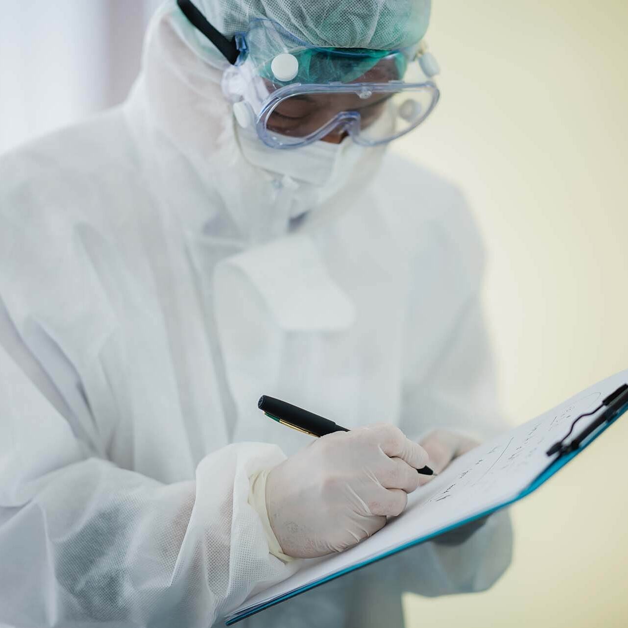 professional-doctor-and-nurse-are-wearing-ppe-suit-2023-11-27-05-00-38-utc (1)